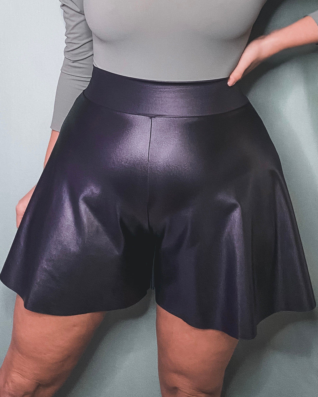 Shorts Pantaloncino - NERO effetto Ecopelle
